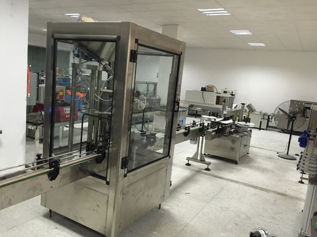 लेबलिंग मशीन कैपिंग लाइन.jpg