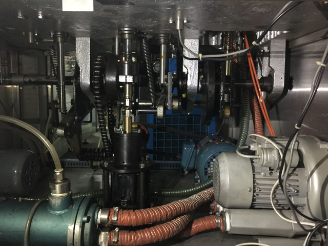 internal structure for filling sealing machines मशीन के अंदर ट्यूब भरना और सील करना.jpg