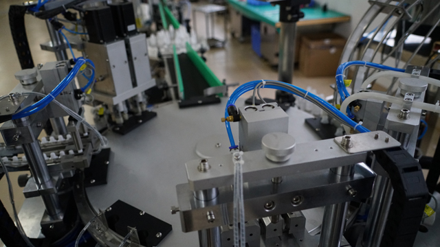 रोटरी फिलर कैपर.jpg