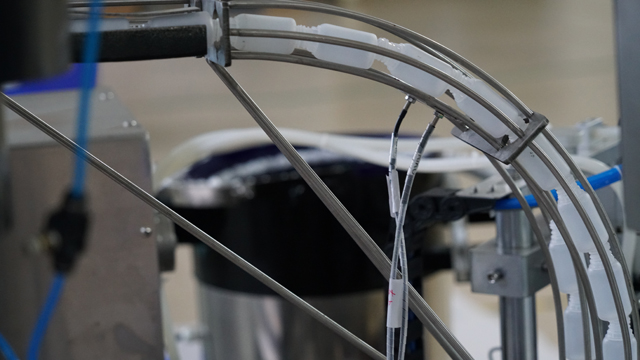 बोतलें फीडर.jpg