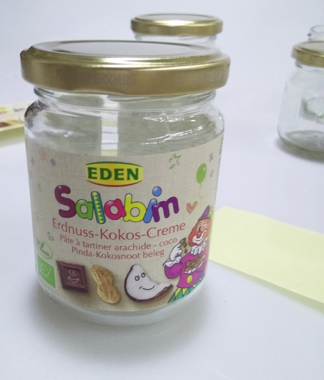 कांच के जार चित्र.jpg