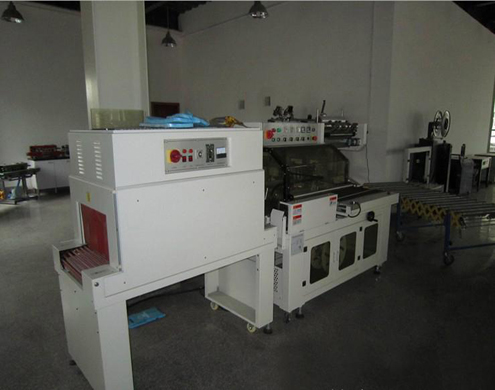 L type sealing shrinkage packing machine एल सीलिंग सिकुड़न लपेटन मशीन.jpg