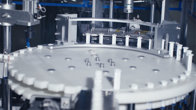 सिरिंज भरने वाला कैपर.jpg