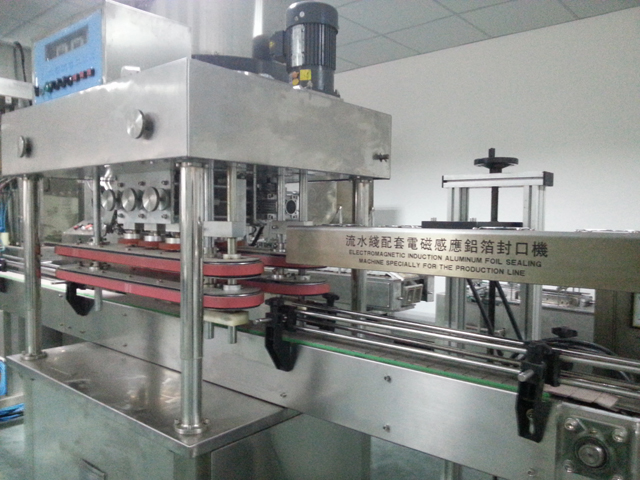 capping machine automatic high speed हाई स्पीड कैपिंग मशीनरी.jpg