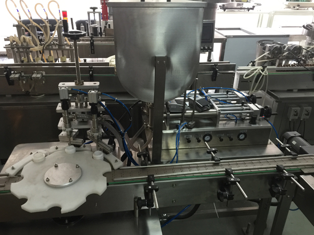 दो जार भरने की मशीन.jpg