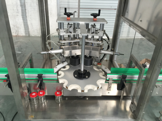 कैप्स वैक्यूम कैपिंग स्वचालित प्रणाली के साथ.jpg