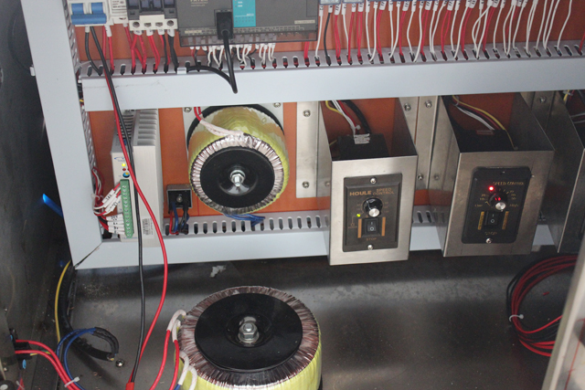 आंतरिक मशीन electronic.jpg