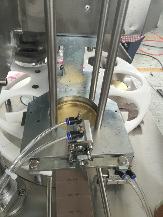 डिब्बे सील मशीनरी.jpg