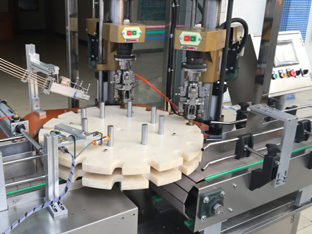 capping head डबल हेडेड स्क्रू कैपर.jpg