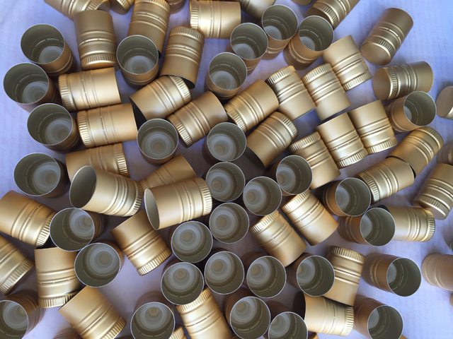 caps samples sent from usa customer for capping machine एल्युमिनियम कैप्स.jpg