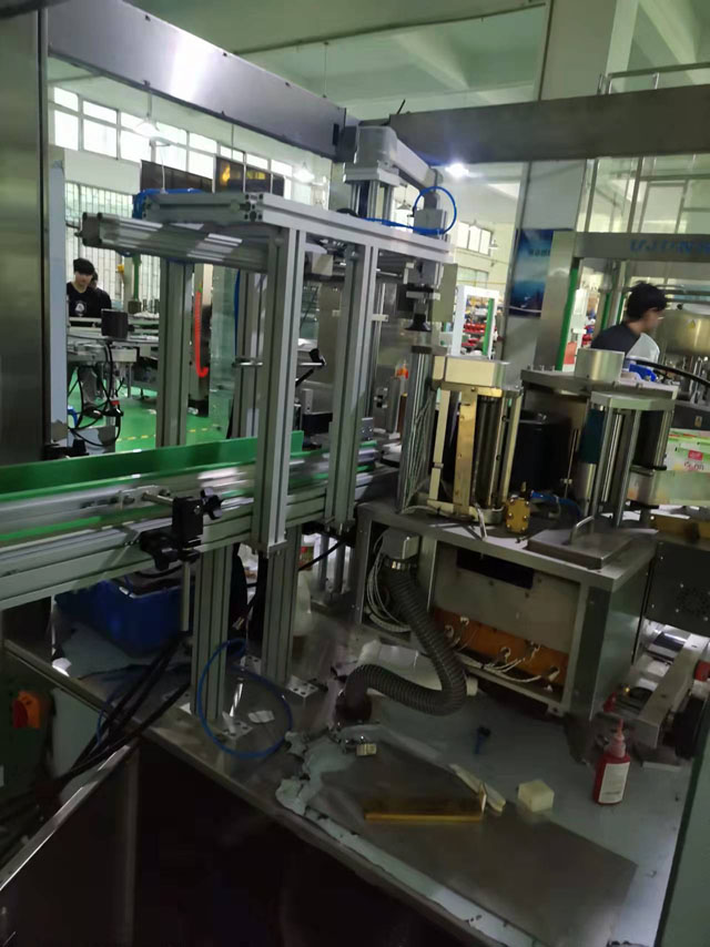 गर्म पिघल labeller.jpg