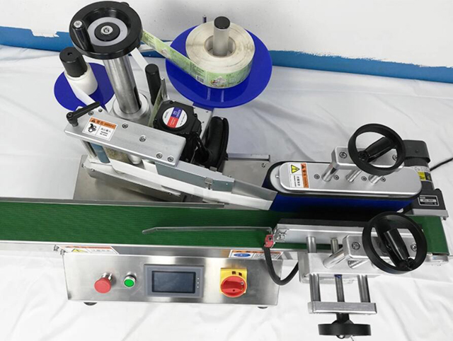 टेबलटॉप लेबलर