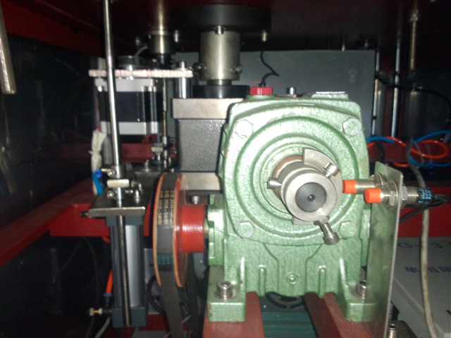 internal tubes filling sealing machine ट्यूब भराव मुहर अर्द्ध स्वचालित.jpg