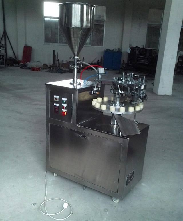 semi automatic filler sealer equipment एल्यूमीनियम ट्यूब भरने सील मशीनों.jpg