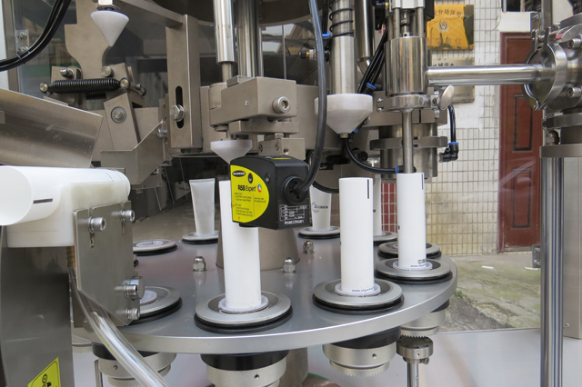 ट्यूब भराव सीलर उपकरण.jpg