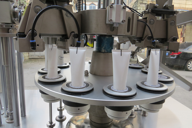 ट्यूब भराव सीलर लाइन.jpg