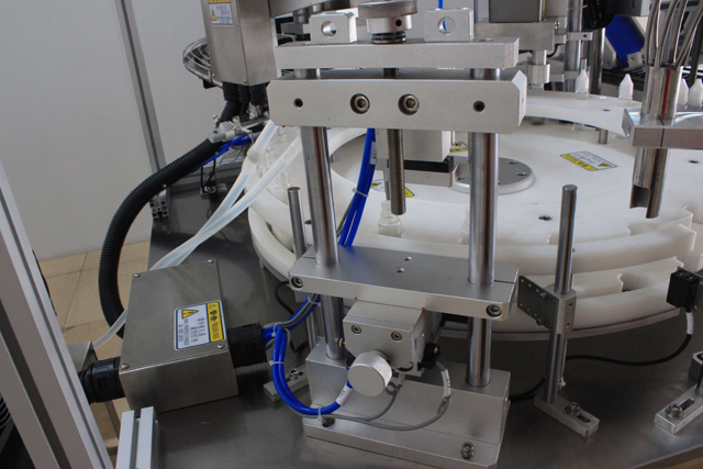 भरने वाली ट्यूब.JPG