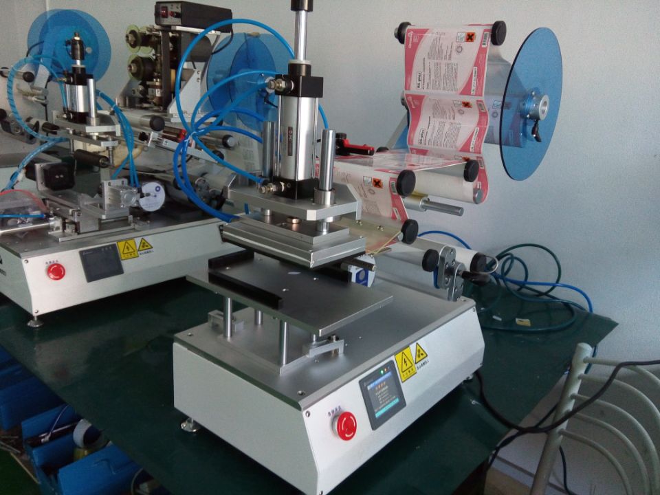 labeling machines बैग लेबलिंग मशीनरी Jacob.jpg के लिए अनुकूलित