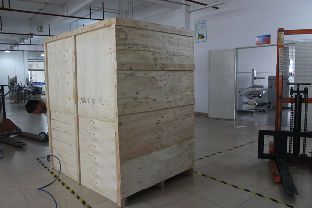 क्षैतिज लेबलिंग के लिए लकड़ी के केस पैकिंग (3).JPG