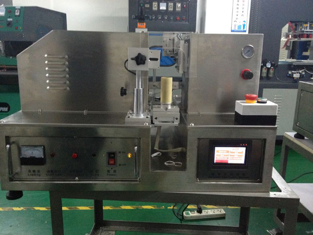 ultrasonic tube sealing equipment अल्ट्रासोनिक ट्यूब सीलिंग मशीन.jpg