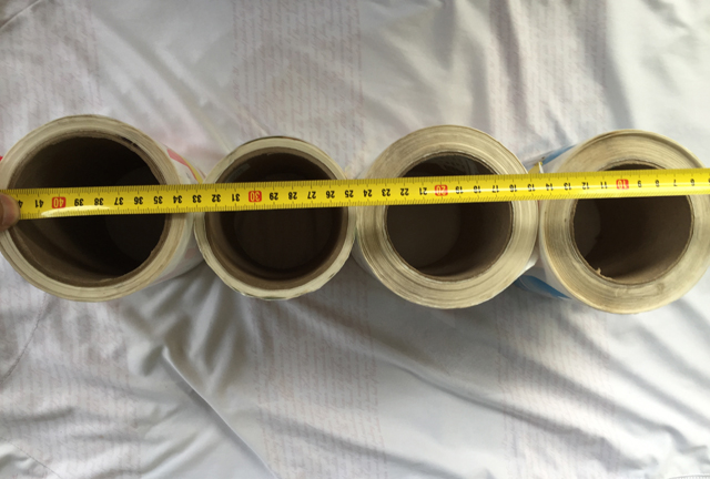 लेबलिंग के लिए लेबल के रोल.jpg