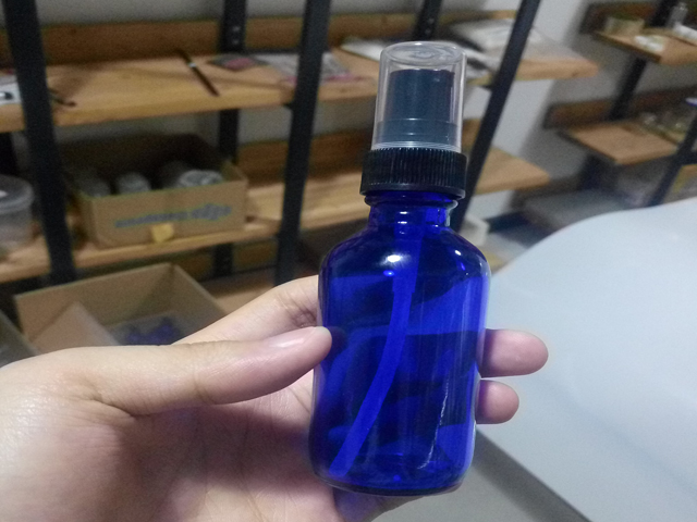 आवश्यक तेल की बोतलें.jpg