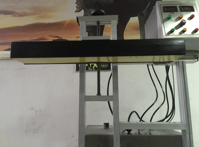 पानी ठंडा प्रेरण सील मशीनरी.jpg