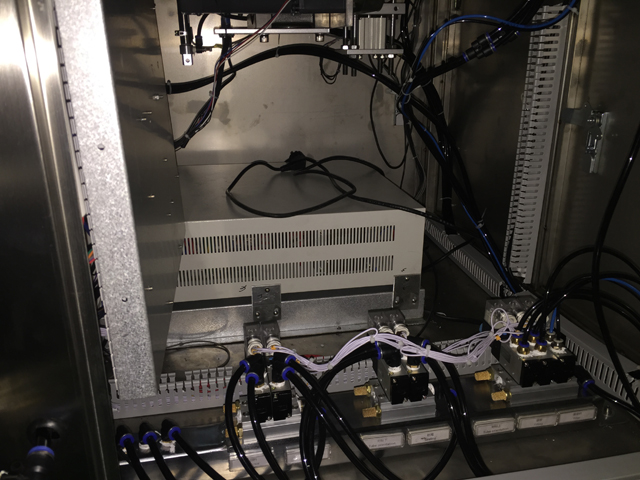 tubes filling sealing machine सीलिंग उपकरण ट्यूबों को भरने के लिए इलेक्ट्रिक बक्से.jpg