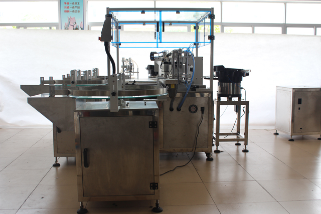 भरने कैपिंग आवश्यक तेल मशीन.jpg