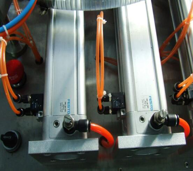 भरने की मशीनरी के लिए बंद चित्र.jpg