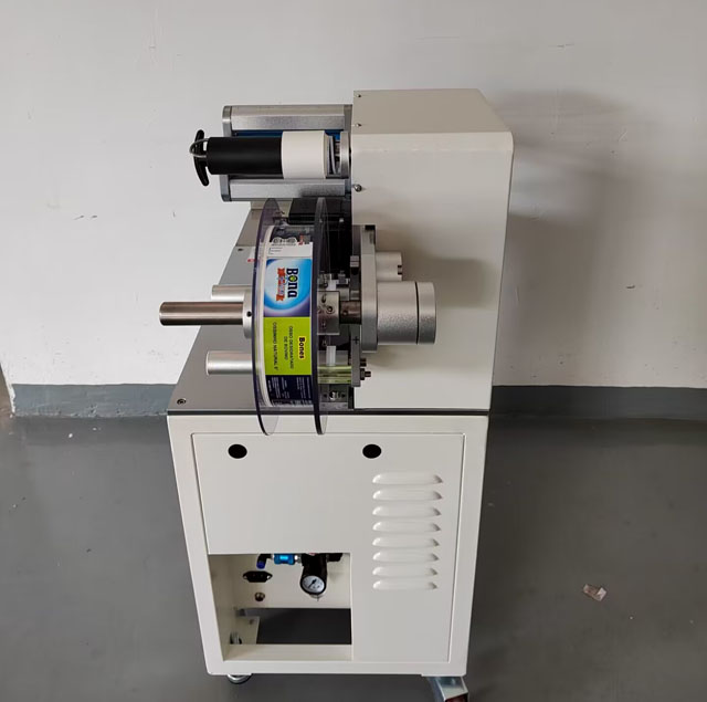 कुत्ते के भोजन की पैकिंग लेबलर (4).jpg