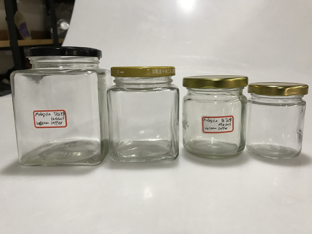 वैक्यूम कैपर के लिए बोतलें और ढक्कन.jpg