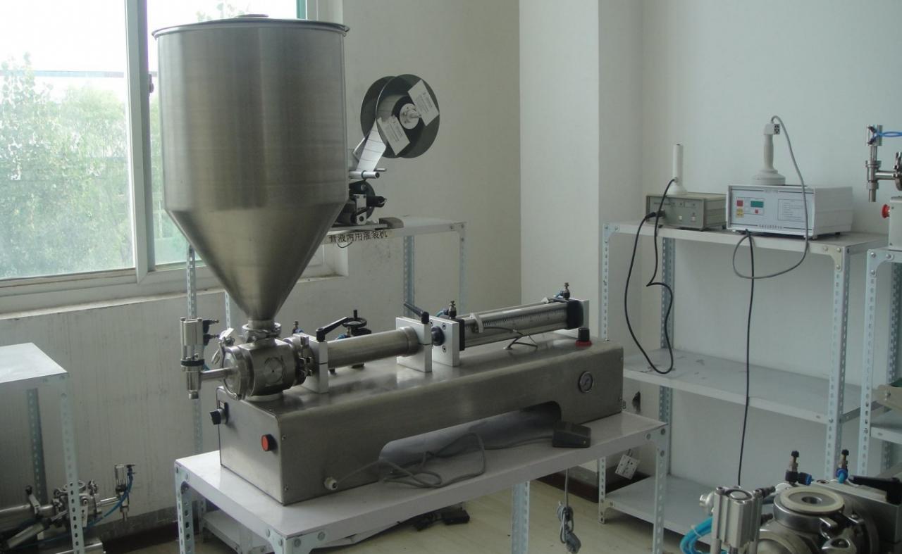 liquid paste filling machine with vertical hopper सिंगल हेड विद हॉपर फिलिंग मशीन.jpg