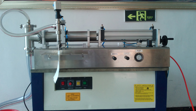 without hopper filling machine स्पाउट बैग फिलर बिना हॉपर के.jpg