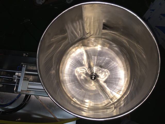 filling hopper for filling sealing अल्ट्रासाउंड मुहर भराव के लिए भरने हॉपर.jpg