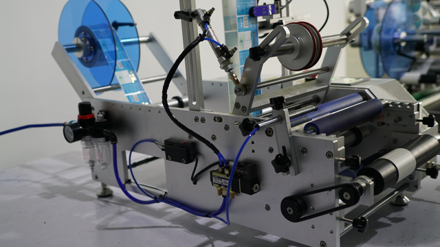 लेबलिंग मशीनरी के लिए पार्श्व चित्र.jpg