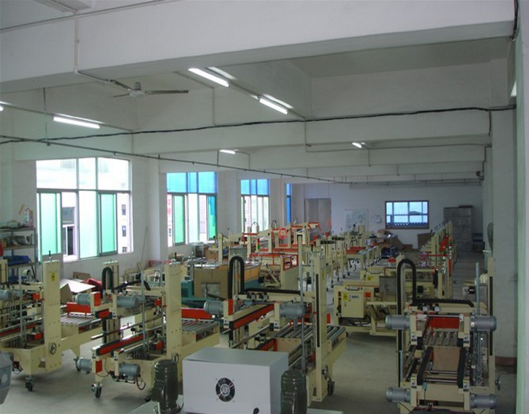 semi automatic carton sealing equipment कार्टन सीलर उपकरण अर्द्ध ऑटो.jpg