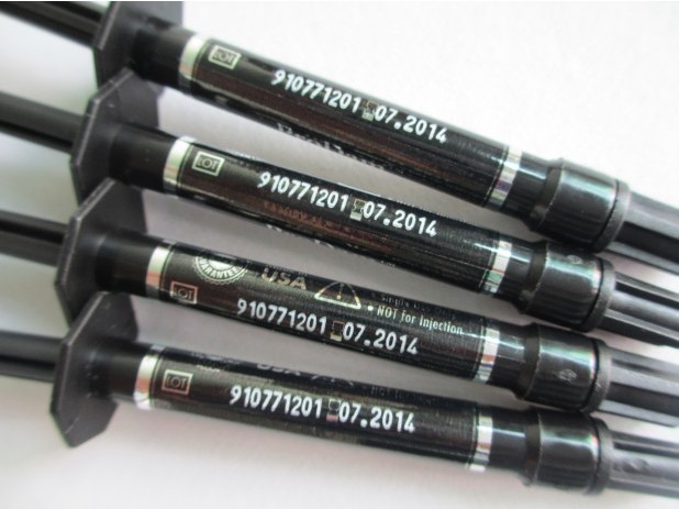 labeling printer machine for syringes सिरिंज लेबलिंग प्रिंटिंग.jpg