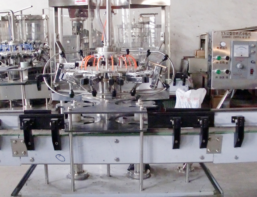 automatic glass bottles washing equipment 12 सिर वॉशर कांच की बोतलें.jpg
