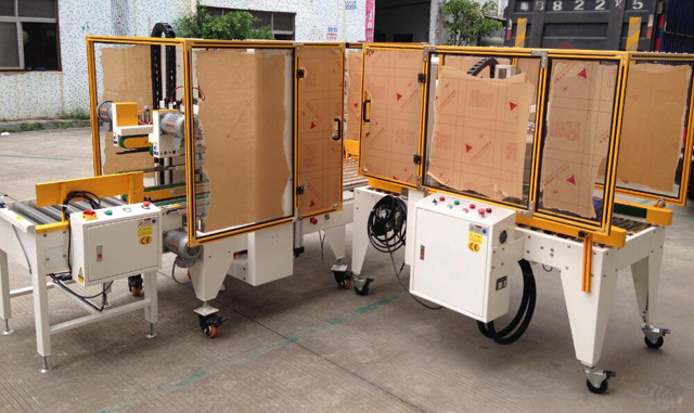 फैक्ट्री में सीलिंग मशीनरी.jpg