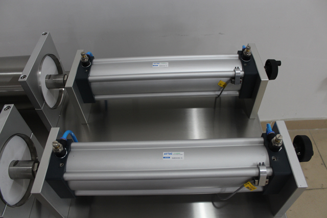 वायवीय भरने मशीनरी.jpg